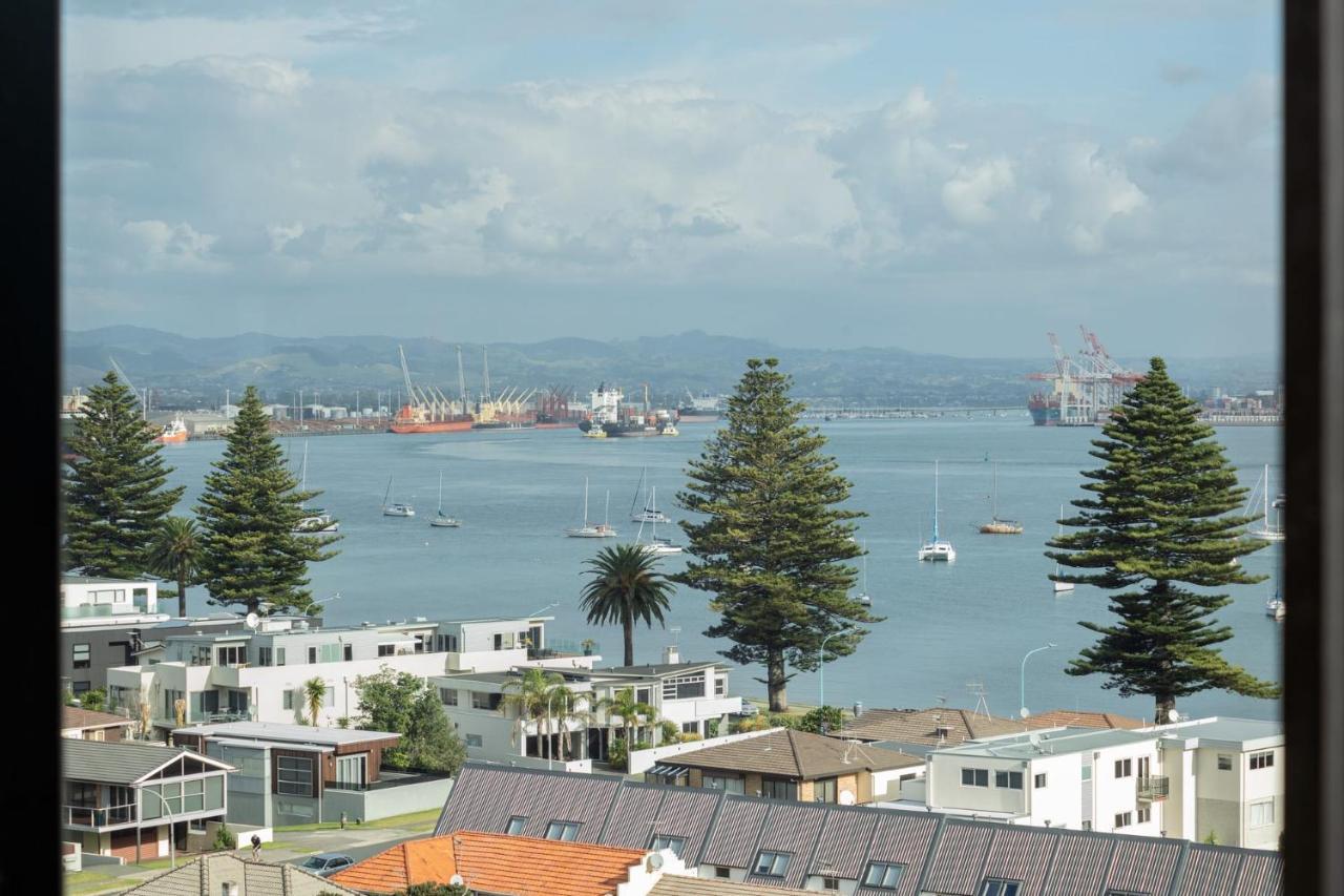 Апартаменты Superb Elevated Views Of Harbour With Heated Pool, Gym & Parking Маунт-Маунгани Экстерьер фото